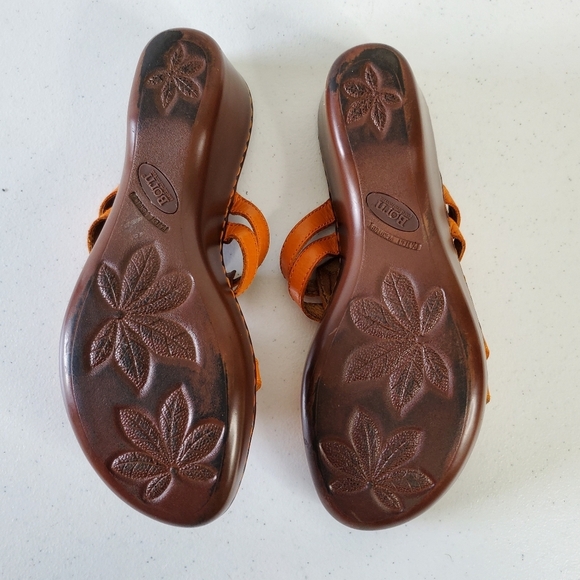 Born Leather Platform Sandals Size 9 Flower Applique Strappy Wedge Slides Orange - Picture 10 of 15